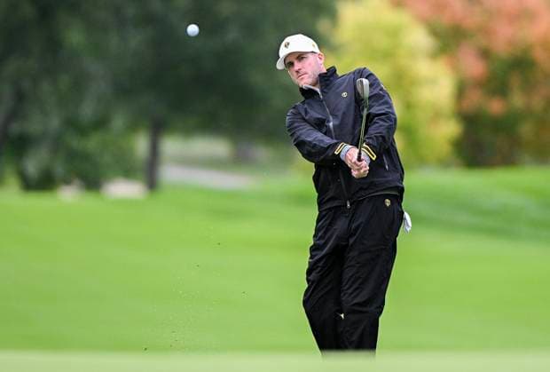 September 25, 2024, Montreal, Pq, Canada: International team member Taylor Pendrith of Canada plays a chip shot to the eleventh green during a practice round at the Presidents Cup at Royal Montreal Golf Club in Montreal, Wednesday, September 25, 2024. Canada News - September 25, 2024  - ZUMAc35_ 20240925_zaf_c35_033 Copyright: xGrahamxHughesx