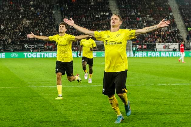 ALKMAAR 25 09 2024, AFAS Stadium UEFA Europa League, season 2024 2025 during the match AZ Elfsborg Elfsborg player Simon Hedlund celebrating the goal 2 2 fotboll football soccer fotball uefa europa league az alkmaar elfsborg bbeng  Copyright: VINCENTxDExVRIES BB240925BB476
