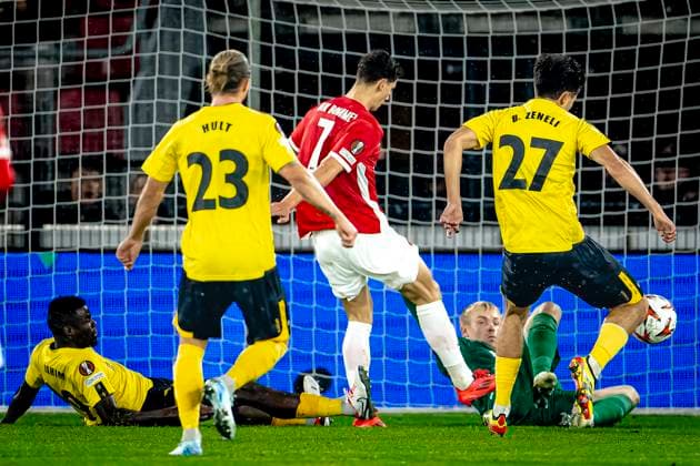 AZ Alkmaar forwarder Ruben van Bommel, during the match AZ Elfsborg at the AZ Stadium for the UEFA Europa League League phase Matchday 1 season 2024 2025 in ALKMAAR, Netherlands on 25 september 2024, photo by Marcel van Dorst EYE4images DeFodi Images Defodi 746 190536 Defodi-746