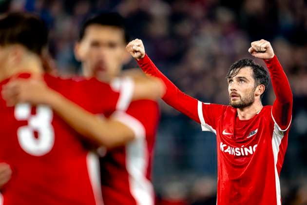 AZ Alkmaar forwarder Troy Parrot, during the match AZ Elfsborg at the AZ Stadium for the UEFA Europa League League phase Matchday 1 season 2024 2025 in ALKMAAR, Netherlands on 25 september 2024, photo by Marcel van Dorst EYE4images DeFodi Images Defodi 746 190560 Defodi-746