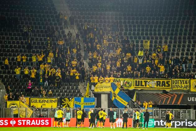 ALKMAAR - 25-09-2024, AFAS Stadium. UEFA Europa League, season 2024 2025 during the match AZ - Elfsborg. Final score 3-2. Elfsborg fans in the stand of the stadium AZ - Elfsborg  x26338995x Copyright: