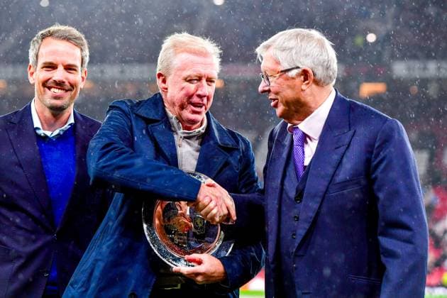 MANCHESTER, Stadium Old Trafford, 25-09-2024 , season 2024 2025, UEFA FIFA internationaal , Europa League , during the match Manchester United, ManU - Twente , Wout Brama (L) and Steve McClaren (M) Manchester United - Twente  x26339104x Copyright:
