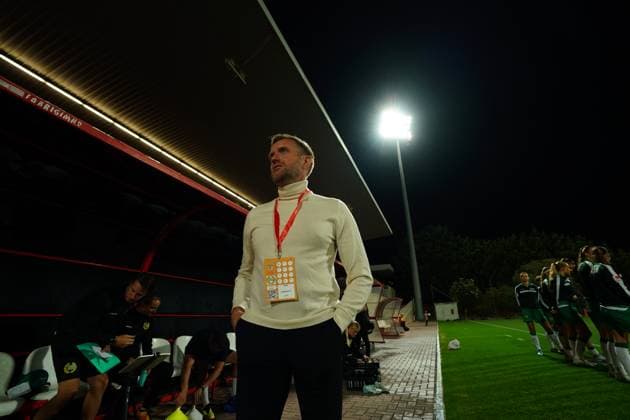 240925 Coach Martin Sjögren of Hammarby during the UEFA Women s Champions League football match between Benfica and Hammarby on September 25, 2024 in Lisbon Photo Gualter Fatia BILDBYRAN kod XZ XZ0190 fotboll football soccer fotball champions league benfica hammarby dam bbeng  Copyright: GUALTERxFATIA BB240925BB677