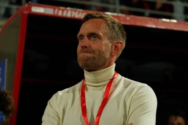 240925 Coach Martin Sjögren of Hammarby during the UEFA Women s Champions League football match between Benfica and Hammarby on September 25, 2024 in Lisbon Photo Gualter Fatia BILDBYRAN kod XZ XZ0190 fotboll football soccer fotball champions league benfica hammarby dam bbeng  Copyright: GUALTERxFATIA BB240925BB679