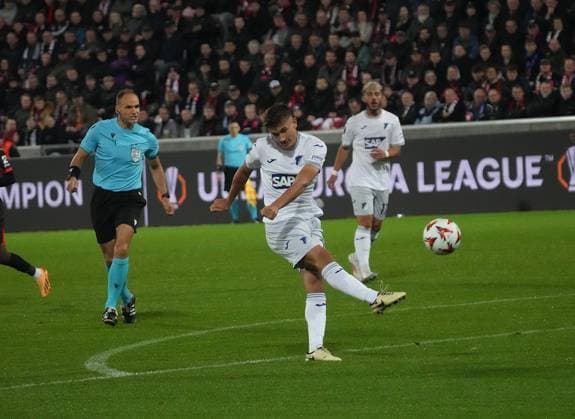 Europa League, FC Midtjylland vs TSG 1899 Hoffenheim 25 09 2024, MCH Arena, Herning, Europa League, FC Midtjylland vs TSG 1899 Hoffenheim , in picture Tom Bischof Hoffenheim Herning MCH Arena Denmark ,EDITORIAL USE ONLY