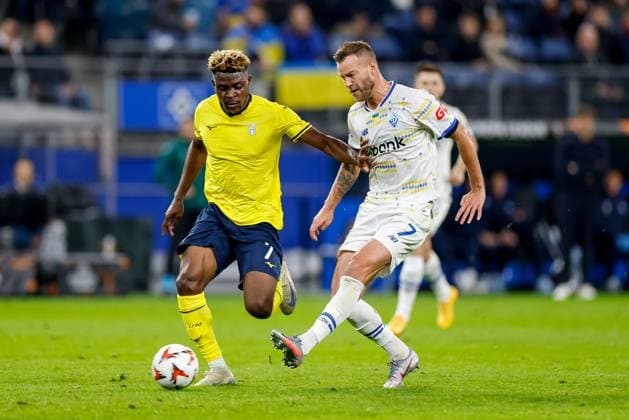 Hamburg, September 25, 2024 Football, UEFA Europa League 2024 25, Dynamo Kyiv Lazio Roma Fisayo Dele Bashiru Lazio Roma, 7 , Andriy Yarmolenko Dynamo Kyiv, 7