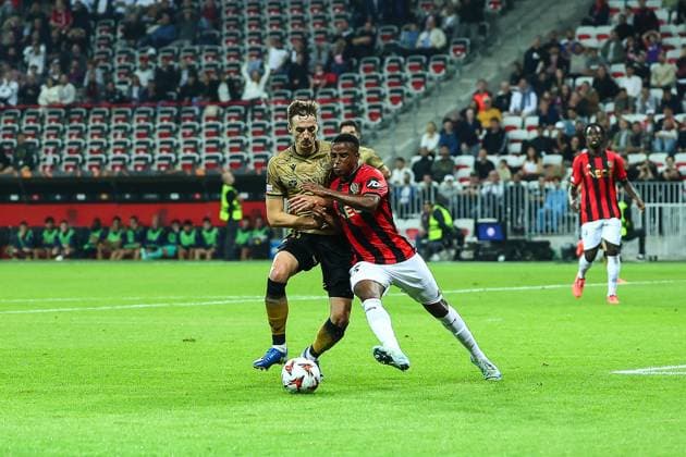 25th September 2024 - UEFA EUROPA LEAGUE - MATCH 1 - SEASON 2024 2025 - OGC NICE vs REAL SOCIEDAD - ALLIANZ RIVIERA STADIUM moukoko (youssoufa) in action against pacheco (jon) NICE FRANCE Copyright: xSPORTPIXPRESSx xFREDxPORCUx