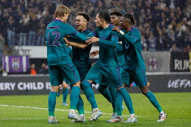 RSC Anderlecht v Ferencvaros - UEFA Europa League ANDERLECHT, BELGIUM - SEPTEMBER 25 : Dolberg Kasper forward of RSC Anderlecht celebrating scoring a goal pictured during the UEFA Europa League match, League phase - Matchday 1, between RSC Anderlecht and Ferencvaros on September 25, 2024 in Anderlecht, Belgium, 25 09 2024 Anderlecht Belgium  Copyright: xJanxDexMeuleneirx