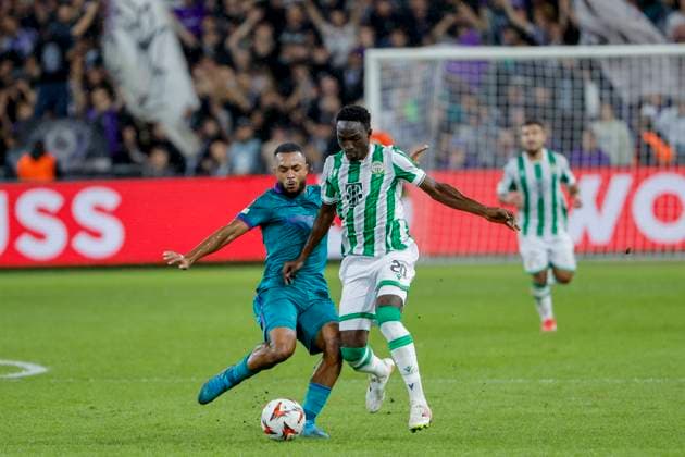 RSC Anderlecht v Ferencvaros - UEFA Europa League ANDERLECHT, BELGIUM - SEPTEMBER 25 : Sardella Killian defender of RSC Anderlecht, Traore Adama forward of Ferencvaros in action pictured during the UEFA Europa League match, League phase - Matchday 1, between RSC Anderlecht and Ferencvaros on September 25, 2024 in Anderlecht, Belgium, 25-09-24 Anderlecht Belgium  Copyright: xJanxDexMeuleneirx