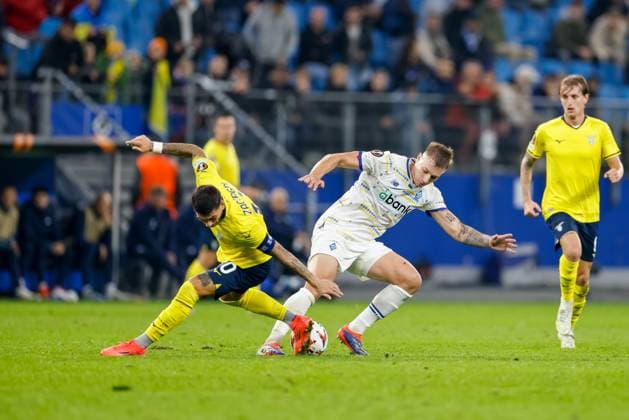 Hamburg, September 25, 2024 Football, UEFA Europa League 2024 25, Dynamo Kiev Lazio Rome Mattia Zaccagni Lazio Rome, 10 , Volodymyr Brazhko Dynamo Kiev, 6