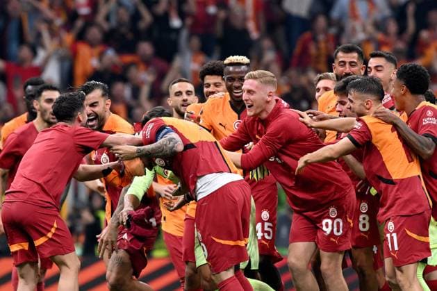 ISTANBUL - Galatasaray SK players after the UEFA Europa League match between Galatasaray SK and PAOK FC at the Ali Sami Yen Spor Kompleksi stadium on Sept. 25, 2024 in Istanbul, Turkey. ANP Hollandse Hoogte UEFA Europa League 2024 25 League Phase MD1 2024 25 xVIxANPxSportx xGerritxvanxKeulenxIVx 509377279 originalFilename: 509377279.jpg