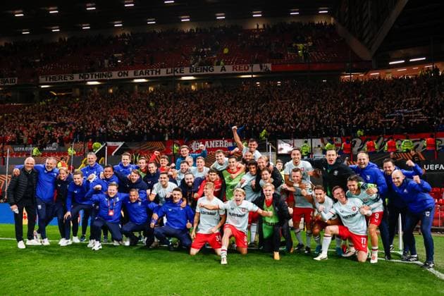 Team of FC Twente celebrating the draw 1-1 , UEFA Europa League 2024 25 League Phase MD1, Manchester United, ManU v FC Twente, Old Trafford, September 25, 2024, Manchester, England.