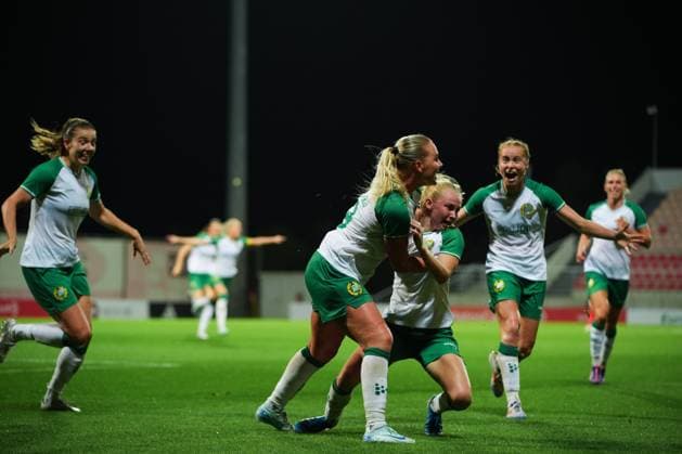 240925 Players of Hammarby celebrate during the UEFA Women s Champions League football match between Benfica and Hammarby on September 25, 2024 in Lisbon Photo Gualter Fatia BILDBYRAN kod XZ XZ0190 fotboll football soccer fotball champions league benfica hammarby dam bbeng  Copyright: GUALTERxFATIA BB240925ZT009