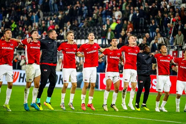 ALKMAAR 25 09 2024, AFAS Stadium UEFA Europa League, season 2024 2025 during the match AZ Elfsborg Final score 3 2 Az players celebrating the win fotboll football soccer fotball uefa europa league az alkmaar elfsborg bbeng  Copyright: SONNYxLENSEN BB240925ZS009