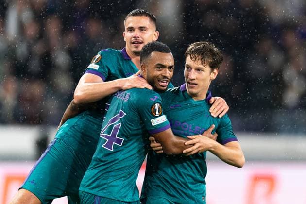 2024-09-25 RSC Anderlecht v Ferencvaros - UEFA Europa League 2024 25 League Phase MD1 BRUSSELS, BELGIUM - SEPTEMBER 25: Yari Verschaeren of RSC Anderlecht celebrates after scoring the team s first goal with Leander Dendoncker of RSC Anderlecht and Killian Sardella of RSC Anderlecht during the UEFA Europa League 2024 25 League Phase MD1 match between RSC Anderlecht and Ferencvaros at RSC Anderlecht Stadium on September 25, 2024 in Brussels, Belgium. Brussels RSC Anderlecht Stadium Belgium Content not available for redistribution in The Netherlands directly or indirectly through any third parties. Copyright: xJorisxVerwijstx
