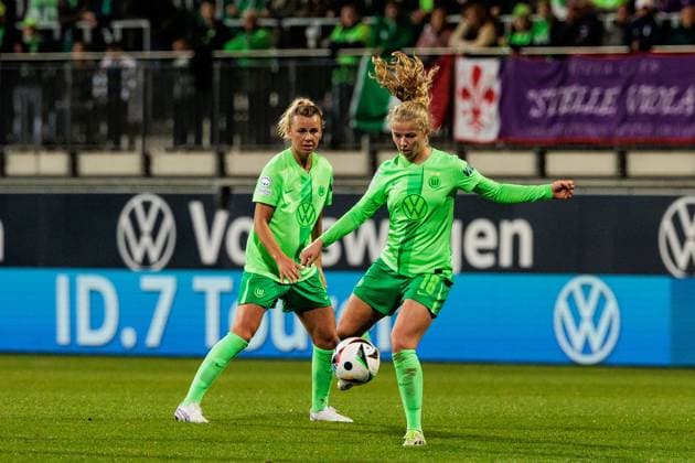 UEFA Womens Champions League VfL Wolfsburg Fiorentina Women s FC 25 09 2024 Justine Kielland VfL Wolfsburg, 18 on the ball UEFA Womens Champions League VfL Wolfsburg Fiorentina Women s FC Wolfsburg, AOK Stadion on 25 09 2024 Copyright: xBEAUTIFULxSPORTS Wunderlx