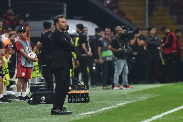Coach Okan Buruk of Galatasaray during the UEFA Europa League 2024 25 League match between Galatasaray and PAOK at Rams Park Stadium on September 25, 2024 in Istanbul, Turkey. Istanbul Turkey Copyright: xSeskimphotox Galatasaray-Paok-25924 (147)