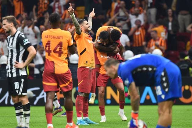Mauro Icardi of Galatasaray celebrates after scoring the third goal of his team during the UEFA Europa League 2024 25 League match between Galatasaray and PAOK at Rams Park Stadium on September 25, 2024 in Istanbul, Turkey. Istanbul Turkey Copyright: xSeskimphotox Galatasaray-Paok-25924 (236)