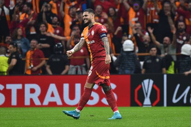 Mauro Icardi of Galatasaray celebrates after scoring the third goal of his team during the UEFA Europa League 2024 25 League match between Galatasaray and PAOK at Rams Park Stadium on September 25, 2024 in Istanbul, Turkey. Istanbul Turkey Copyright: xSeskimphotox Galatasaray-Paok-25924 (255)