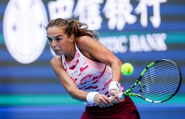 BEIJING, CHINA - SEPTEMBER 25: Lucia Bronzetti of Italy competes in the Women s Singles Round of 128 match against Naomi Osaka of Japan on day three of 2024 China Open at National Tennis Center on September 25, 2024 in Beijing, China.  Copyright: xVCGx 111520245671