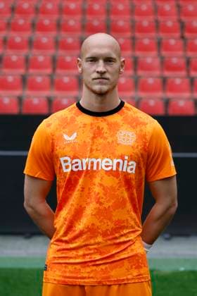 Leverkusen, Germany, Germany 1 Soccer Bundesliga, portrait appointment on 25 09 2024 in the Bay Arena in Leverkusen Niklas LOMB Bayer 04 Leverkusen 1 BL, portrait appointment 2024 2025, Photo Norbert Schmidt, Duesseldorf