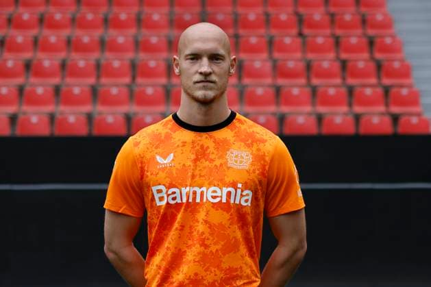 Leverkusen, Germany, Germany 1 Soccer Bundesliga, portrait appointment on 25 09 2024 in the Bay Arena in Leverkusen Niklas LOMB Bayer 04 Leverkusen 1 BL, portrait appointment 2024 2025, Photo Norbert Schmidt, Duesseldorf