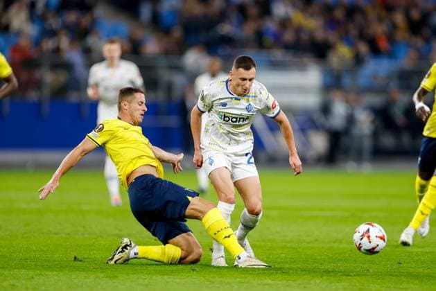 Hamburg, September 25, 2024 Football, UEFA Europa League 2024 25, Dynamo Kyiv Lazio Roma Adam Marusic Lazio Roma, 77 , Vladyslav Kabaiev Dynamo Kyiv, 22