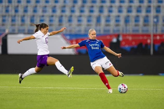 Oslo, Norway, September 25th 2024: Iselin Sandnes Olsen (4 Valerenga) shoots the ball during the UEFA Womens Champions League round 2 football match between Valerenga and Anderlecht at Intility Arena in Oslo, Norway. (Ane Frosaker SPP) Copyright: xAnexFrosakerx xSPPx spp-en-AnFrSp-_F_27577
