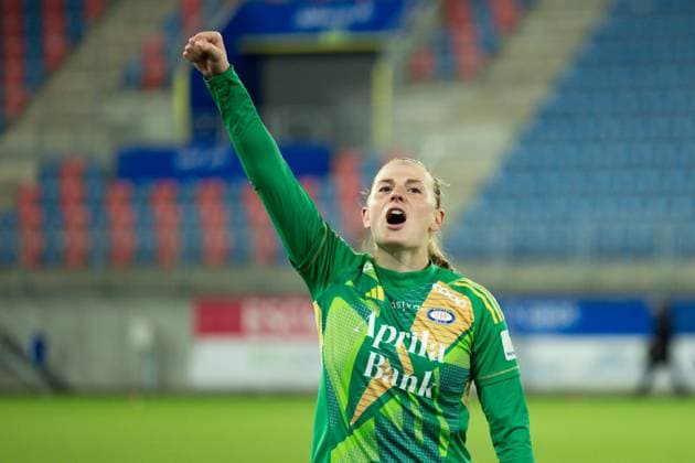 Oslo, Norway, September 25th 2024: Goalkeeper Tove Evelina Enblom (1 Valerenga) celebrate after winning the UEFA Womens Champions League round 2 football match between Valerenga and Anderlecht at Intility Arena in Oslo, Norway. (Ane Frosaker SPP) Copyright: xAnexFrosakerx xSPPx spp-en-AnFrSp-_F_12551
