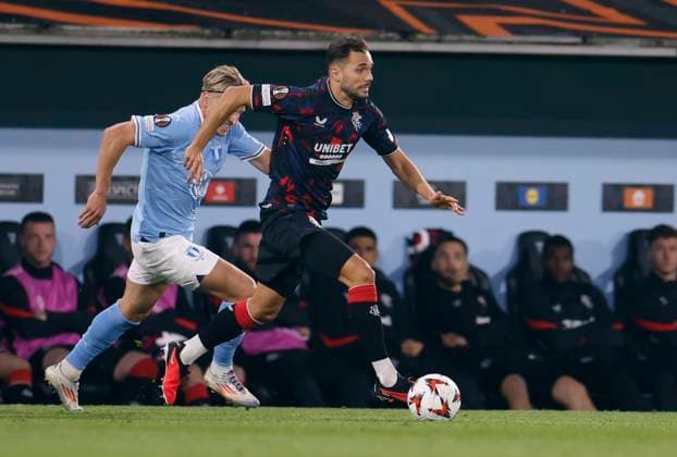 Rangers Nedim Bajrami is chased by Malmös Jens Stryger during the Europa League football match between Malmö FF and Rangers FC at Malmö New Stadium in Malmo, Sweden September 26, 2024 MALMÖ SVERIGE ttexport x10600x  Copyright: xAndreasxHillergren TTx EUROPA LEAGUE MALMÖ FF-RANGERS FC