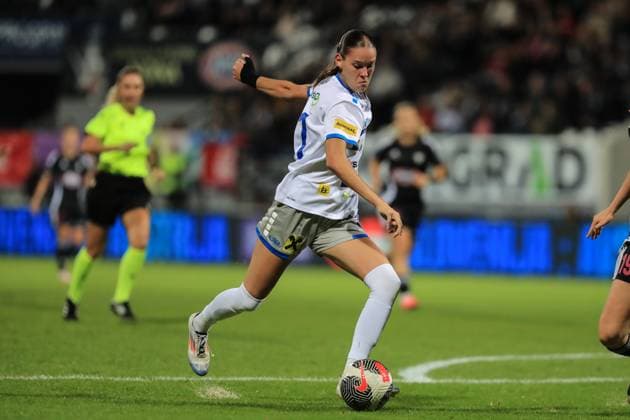 Murska Sobota, Slovenia, September 26th, 2024: Valentina Madl (11 SKN St Polten) lining up a shot during the UEFA womens champions league play off match Mura vs St Polten at Mestni Stadion Fazanerija, Murska Sobota Tom Seiss SPP (Tom Seiss SPP) Copyright: xTomxSeissx xSPPx spp-en-ToSeSp-20240926 UWCL Mura vs SKN-9453
