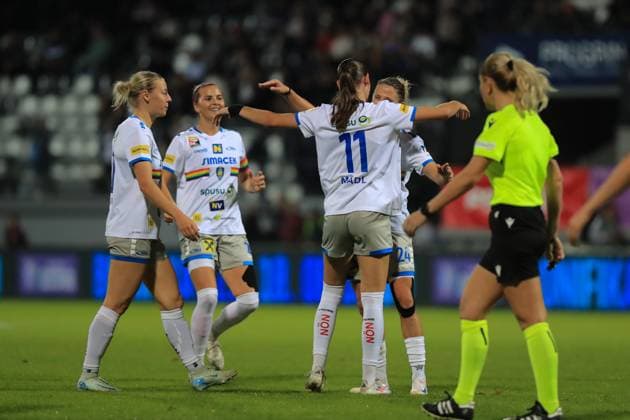 Murska Sobota, Slovenia, September 26th, 2024: Valentina Madl (11 SKN St Polten) and Mateja Zver (24 SKN St Polten) celebrate a goal during the UEFA womens champions league play off match Mura vs St Polten at Mestni Stadion Fazanerija, Murska Sobota Tom Seiss SPP (Tom Seiss SPP) Copyright: xTomxSeissx xSPPx spp-en-ToSeSp-20240926 UWCL Mura vs SKN-9464