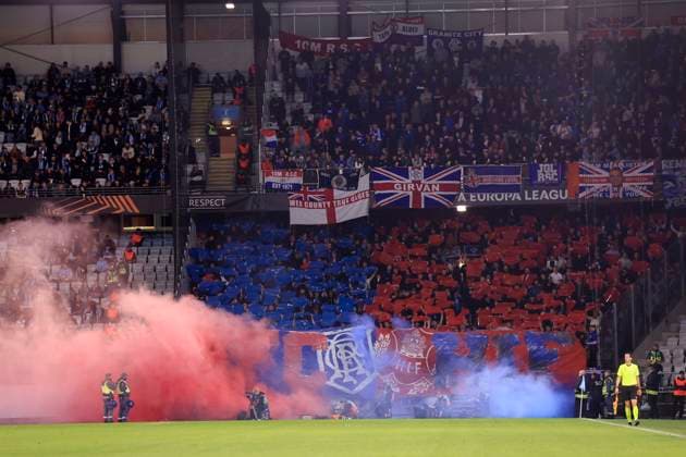 MALMÖ, SWEDEN 20240926 Pyrotechnics in the Rangers dugout during Thursdays Europa League soccer match between Malmö FF and Rangers FC at Eleda Stadium New Malmö Stadium MALMÖ SWEDEN x10600x  Copyright: xAndreasxHillergren TTx EUROPA LEAGUE MALMÖ FF-RANGERS FC
