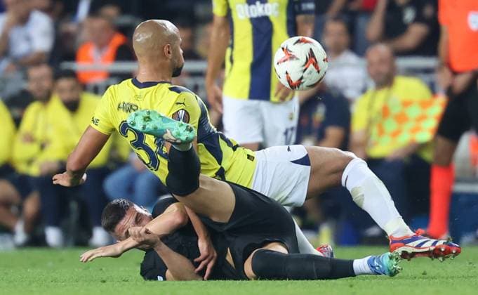 Union s Franjo Ivanovic and Fenerbahce s Sofyan Amrabat fight for the ball during a soccer game between Turkish Fenerbahce SK and Belgian Royale Union Saint-Gilloise in Istanbul, Turkey on Thursday 26 September 2024, on the opening day of the League phase of the UEFA Europa League tournament. VIRGINIExLEFOUR  x101443460x