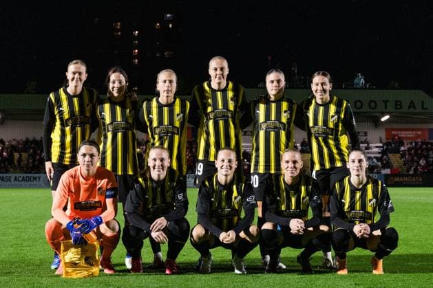 240926 The starting eleven of Häcken ahead of the UEFA Women s Champions League qualifying match between Arsenal and Häcken on September 26, 2024 in London Photo Emma Wallskog BILDBYRAN COP 320 EW0435 fotboll football soccer fotball champions league arsenal häcken dam bbeng  Copyright: EMMAxWALLSKOG BB240926EW059