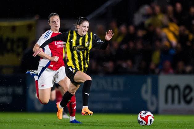 240926 Lotte Wubben Moy of Arsenal and Clarissa Larisey of Häcken during the UEFA Women s Champions League qualifying match between Arsenal and Häcken on September 26, 2024 in London Photo Emma Wallskog BILDBYRAN COP 320 EW0435 fotboll football soccer fotball champions league arsenal häcken dam bbeng  Copyright: EMMAxWALLSKOG BB240926EW065