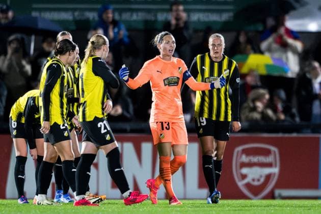 240926 goalkeeper Jennifer Falk of Häcken looks dejected after the 1 0 goal during the UEFA Women s Champions League qualifying match between Arsenal and Häcken on September 26, 2024 in London Photo Emma Wallskog BILDBYRAN COP 320 EW0435 fotboll football soccer fotball champions league arsenal häcken dam bbeng depp  Copyright: EMMAxWALLSKOG BB240926EW066