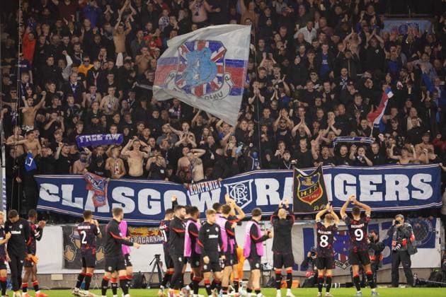 Rangers players are celebrated by their supporters after winning the Europa League football match between Malmö FF and Rangers FC at Malmö New Stadium in Malmo, Sweden September 26, 2024 MALMÖ SVERIGE ttexport x10600x  Copyright: xAndreasxHillergren TTx EUROPA LEAGUE MALMÖ FF-RANGERS FC