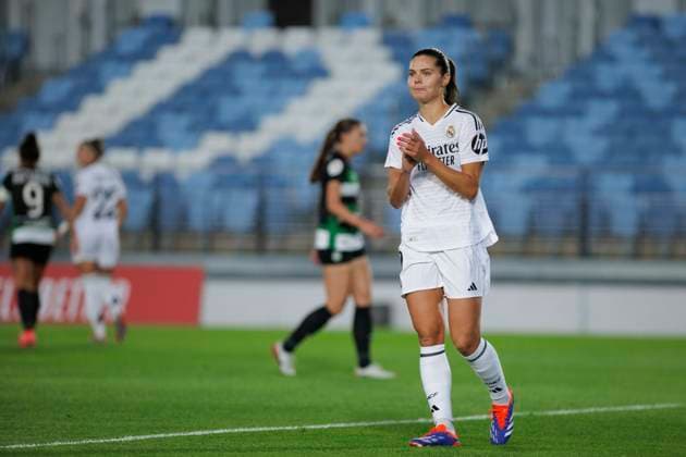 UEFA Women s Champions League - Real Madrid vs Sporting Portugal MADRID, SPAIN - SEPTEMBER 26 : Signe Bruun of Real Madrid women reacts to a missed opportunity during the UEFA Women s Champions League 24 25 match, Round 2, second leg between Real Madrid and Sporting Portugal at Alfredo Di Stefano stadium in Madrid. (Photo by Guillermo Martinez) Madrid Alfredo Di Stefano Stadium Spain Copyright: xGuillermoxMartinezx