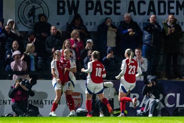 240926 Players of Arsenal celebrate the 2 0 goal during the UEFA Women s Champions League qualifying match between Arsenal and Häcken on September 26, 2024 in London Photo Emma Wallskog BILDBYRAN COP 320 EW0435 fotboll football soccer fotball champions league arsenal häcken dam bbeng jubel  Copyright: EMMAxWALLSKOG BB240926EW080