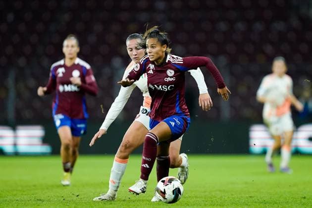 26 09 2024, Geneva, Stade de Geneve, UEFA Women s Champions League Servette FC Chenois Feminin AS Roma, 3 Daina Bourma Servette FC Chenois Feminin goes forward Geneva Stade de Geneve Geneva Switzerland  Copyright: xJustPictures.ch DanielaxPorcellix
