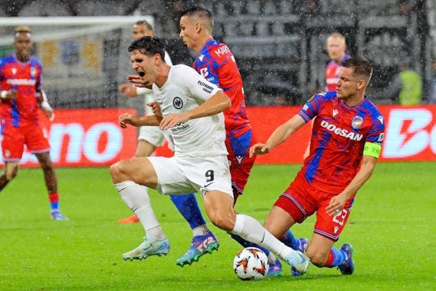 Frankfurt, Germany 26 September 2024 Europa League 2024 2025 Eintracht Frankfurt vs FC Viktoria Pilsen Pictured from left fighting for the ball Svetozar Markovic Pilsen , Igor Matanovic Frankfurt and Lukas Kalvach Pilsen Deutsche Bank Park Hessen Copyright: xFotostandx xRacochax