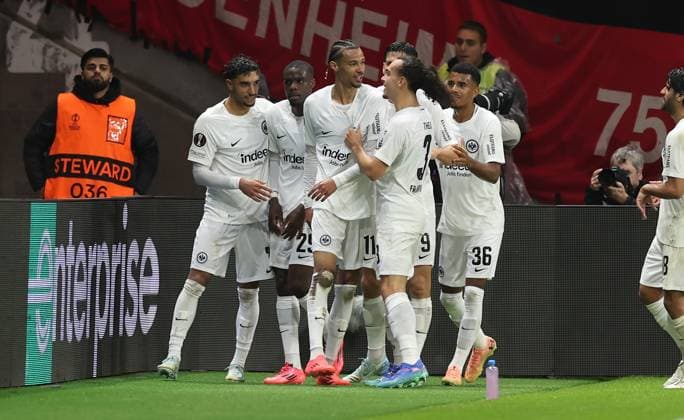 26 09 2024, Football UEFA Europa League, Eintracht Frankfurt FC Viktoria Pilsen, emonline, emspor, v l , Goal celebration to 1 0 by Hugo Ekitike Eintracht Frankfurt , Goal celebration, celebrate the goal DFL DFB REGULATIONS PROHIBIT ANY USE OF PHOTOGRAPHS AS IMAGE SEQUENCES AND OR QUASI VIDEO xdcx Copyright: HMBxMedia