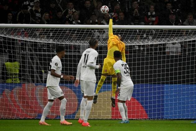26 09 2024, xjhx, Football UEFA Europa League, Eintracht Frankfurt Viktoria Pilsen emspor, v l Kaua Santos Eintracht Frankfurt DFL DFB REGULATIONS PROHIBIT ANY USE OF PHOTOGRAPHS as IMAGE SEQUENCES and or QUASI VIDEO Frankfurt am Main