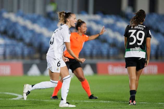 UEFA Women s Champions League - Real Madrid vs Sporting Portugal MADRID, SPAIN - SEPTEMBER 26 : Sandie Toletti of Real Madrid women celebrates a goal during the UEFA Women s Champions League 24 25 match, Round 2, second leg between Real Madrid and Sporting Portugal at Alfredo Di Stefano stadium in Madrid. (Photo by Guillermo Martinez) Madrid Alfredo Di Stefano Stadium Spain Copyright: xGuillermoxMartinezx