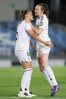 UEFA Women s Champions League - Real Madrid vs Sporting Portugal MADRID, SPAIN - SEPTEMBER 26 : Sandie Toletti of Real Madrid women and Caroline Weir of Real Madrid women celebrates a goal during the UEFA Women s Champions League 24 25 match, Round 2, second leg between Real Madrid and Sporting Portugal at Alfredo Di Stefano stadium in Madrid. (Photo by Guillermo Martinez) Madrid Alfredo Di Stefano Stadium Spain Copyright: xGuillermoxMartinezx