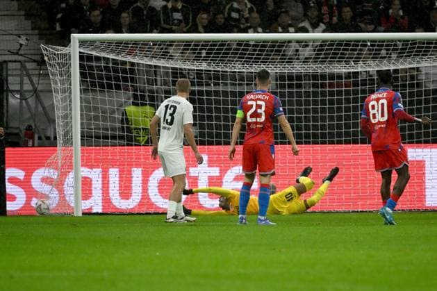 26 09 2024, xjhx, Football UEFA Europa League, Eintracht Frankfurt Viktoria Pilsen emspor, v l Pavel Sulc FC Viktoria Pilsen scores the goal 1 1 Kaua Santos Eintracht Frankfurt DFL DFB REGULATIONS PROHIBIT ANY USE OF PHOTOGRAPHS as IMAGE SEQUENCES and or QUASI VIDEO Frankfurt am Main