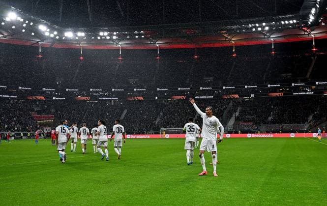 26 09 2024, xpsx, Fußball UEFA Europa League, Eintracht Frankfurt Viktoria Pilsen v l celebrate the goal, Torjubel zum 1 0 Torschütze Hugo Ekitike Eintracht Frankfurt DFL DFB REGULATIONS PROHIBIT ANY USE OF PHOTOGRAPHS as IMAGE SEQUENCES and or QUASI VIDEO emspor Frankfurt