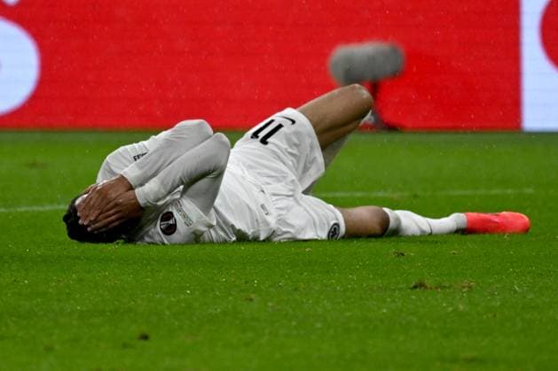 26 09 2024, xjhx, football UEFA Europa League, Eintracht Frankfurt Viktoria Pilsen emspor, v l Hugo Ekitike Eintracht Frankfurt with pain, injured, injury DFL DFB REGULATIONS PROHIBIT ANY USE OF PHOTOGRAPHS as IMAGE SEQUENCES and or QUASI VIDEO Frankfurt am Main