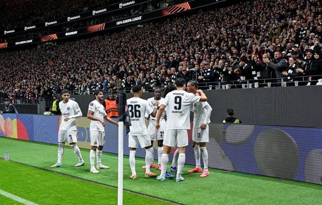 26 09 2024, xpsx, Fußball UEFA Europa League, Eintracht Frankfurt Viktoria Pilsen v l celebrate the goal, Torjubel zum 1 0 Torschütze Hugo Ekitike Eintracht Frankfurt DFL DFB REGULATIONS PROHIBIT ANY USE OF PHOTOGRAPHS as IMAGE SEQUENCES and or QUASI VIDEO emspor Frankfurt